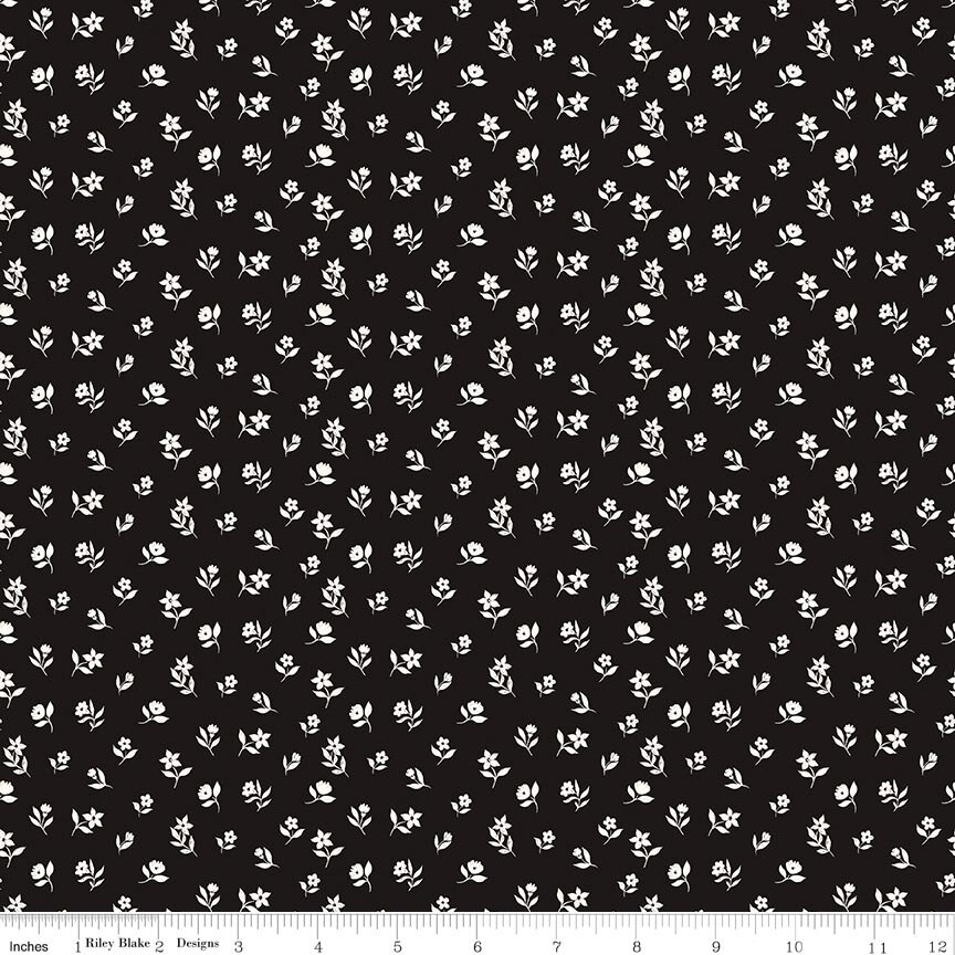 Moonlit Trellis Flower Toss Black Fat Quarter